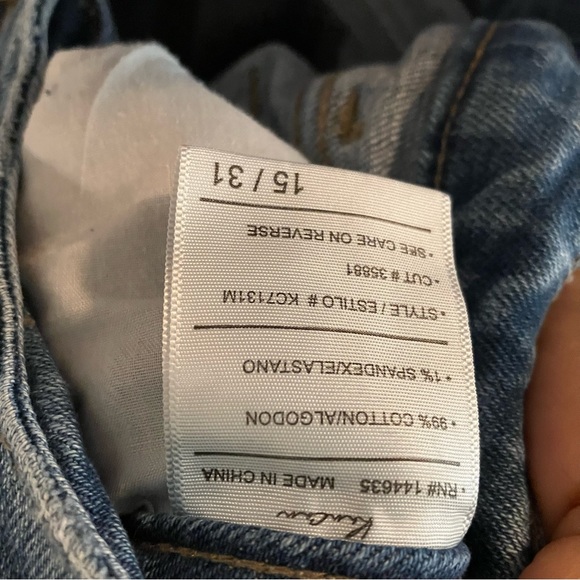 KanCan Estilo distressed button fly blue jeans, rips with animal print 15/31 - Picture 13 of 13